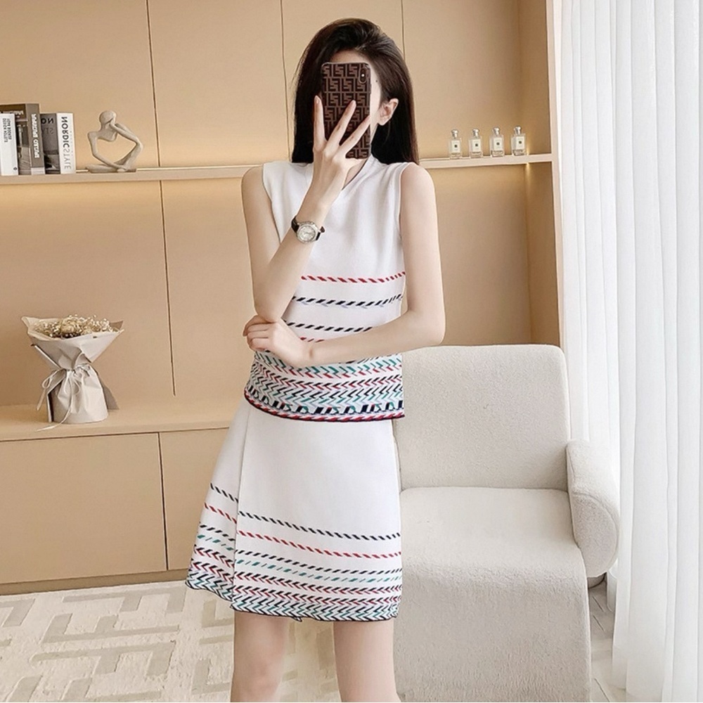 YESWOMEN Design Ivory Chevron Stripe Cotton Two-Piece Set Chanel - Picture 12 of 14